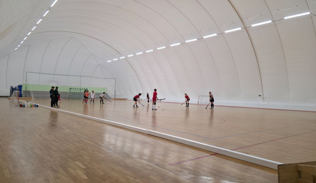 Innenansicht TLH mit Hockeybande