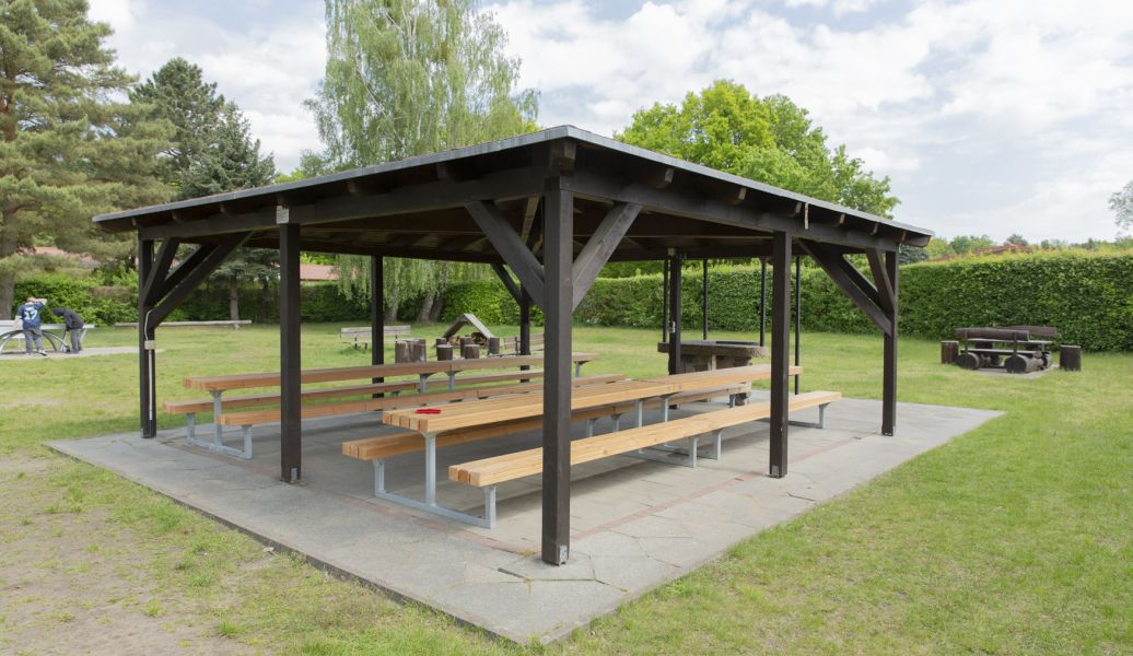 Blick auf den Grillpavillon